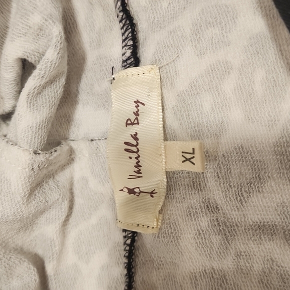 BOUTIQUE DOUBLE HOODED SWEATSHIRT - Picture 9 of 10